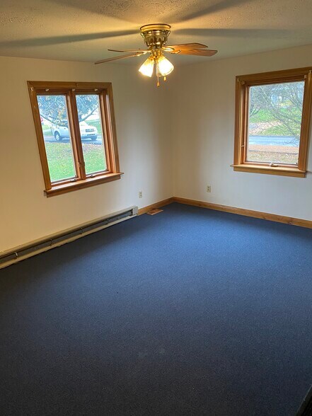 Building Photo - 215 Canfield St