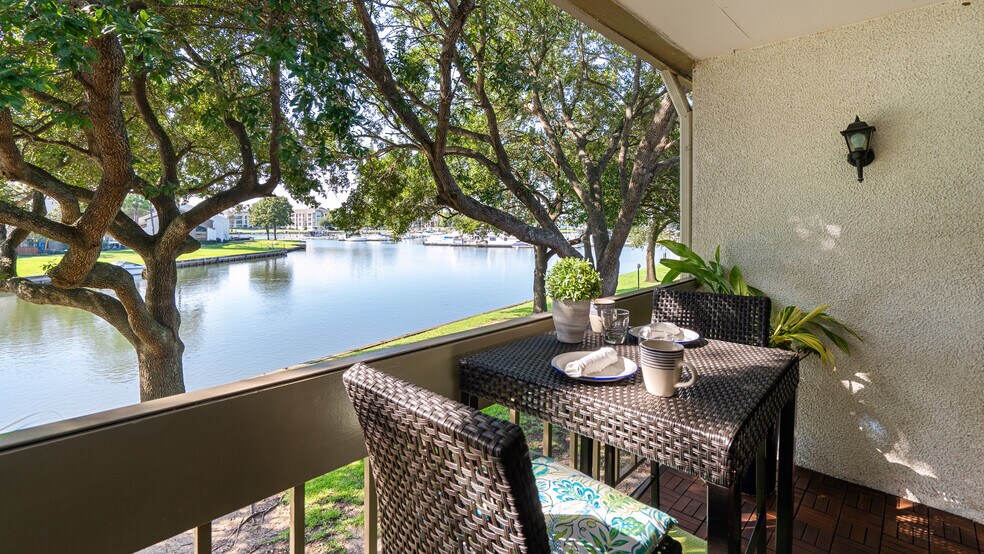 Patio - 12100 Melville Dr