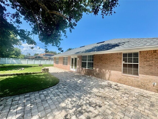 Building Photo - 45 Lee Dr