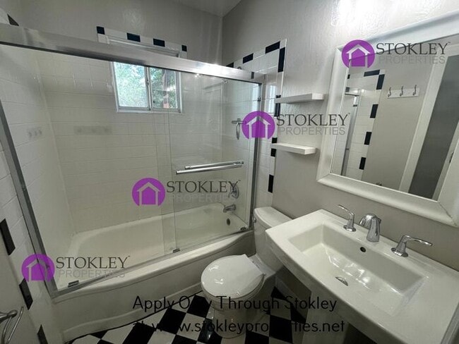 Building Photo - 1692 Oak Park Blvd