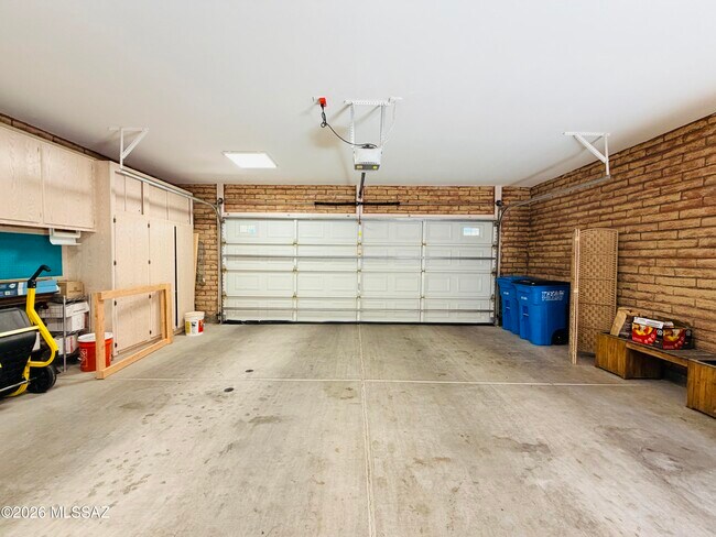 Building Photo - 272 E Southern Pines Dr