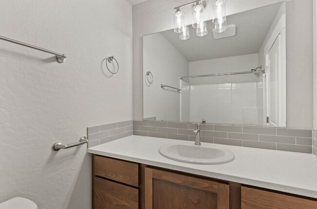 Building Photo - Newly Built 4 Bedroom Duplex With Yard
