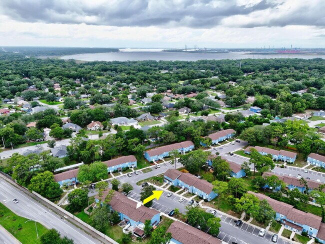 Building Photo - 11359 Bedford Oaks Dr