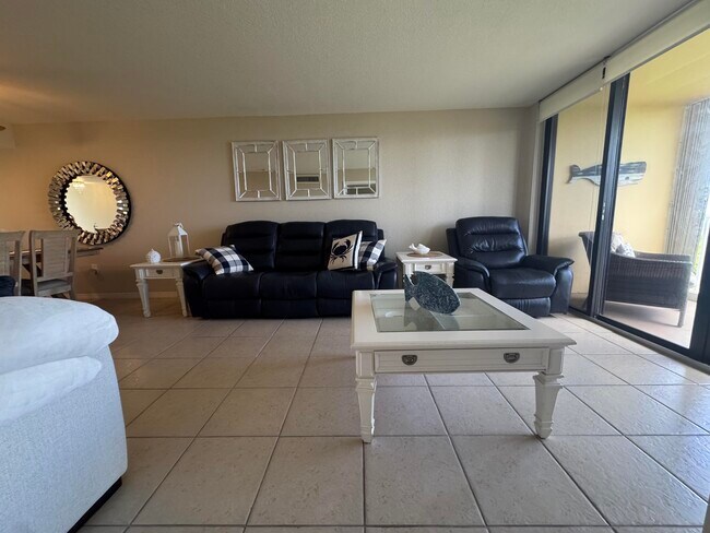 Building Photo - 3200 N Hwy A1A