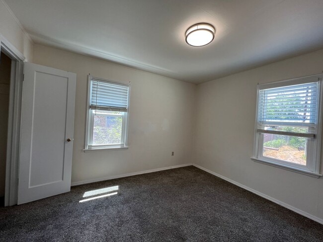 Building Photo - 1012 Pleasant Ave