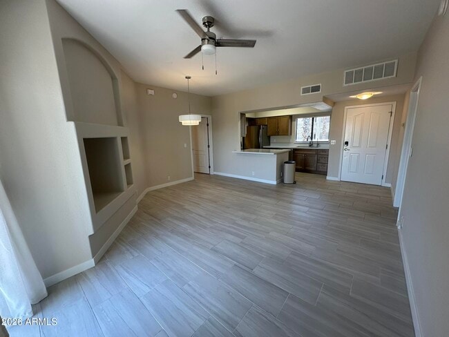 Building Photo - 10401 N Saguaro Blvd