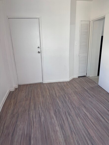 Building Photo - 2924 Southern Ave SE