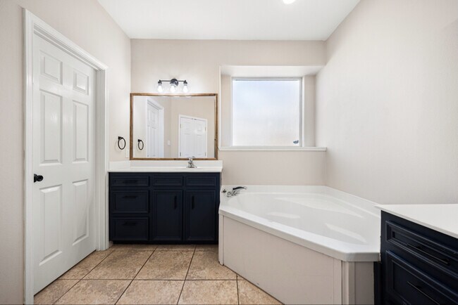 Building Photo - 2529 Windrose Dr