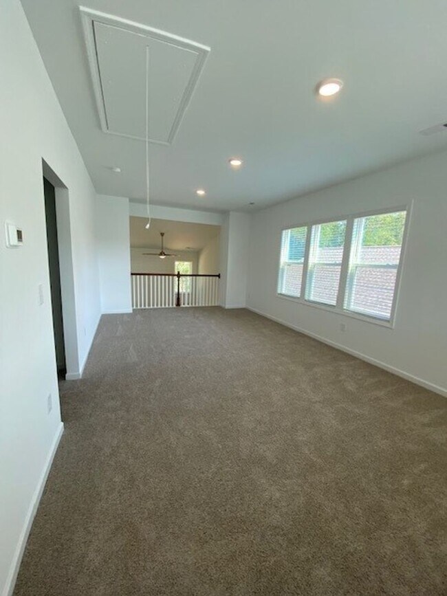 Building Photo - Brand new 3 bedroom 2.5 bath home in Leland