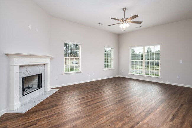Building Photo - 246 Brownstone Loop