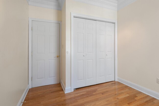 Building Photo - 70 South St