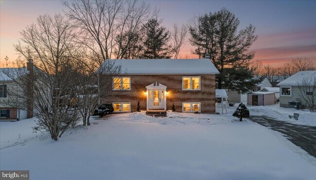 Building Photo - 110 Elaine Dr