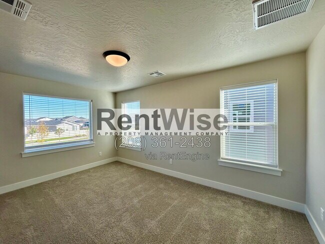 Building Photo - 5690 N Jumplist Ave