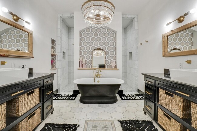 Building Photo - 371 S Ring Rd