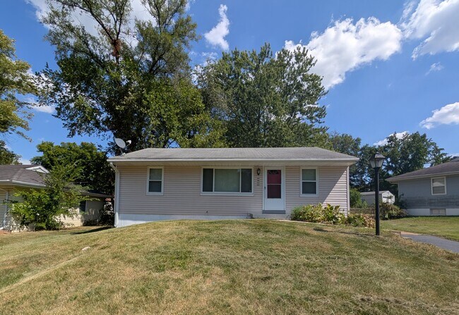 Primary Photo - 5932 Brand Ave