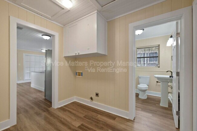 Building Photo - 1922 W Gregory St