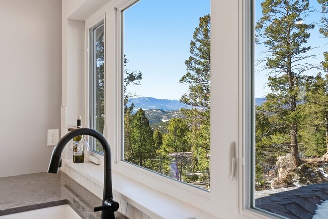 Building Photo - 30855 Walter Dr