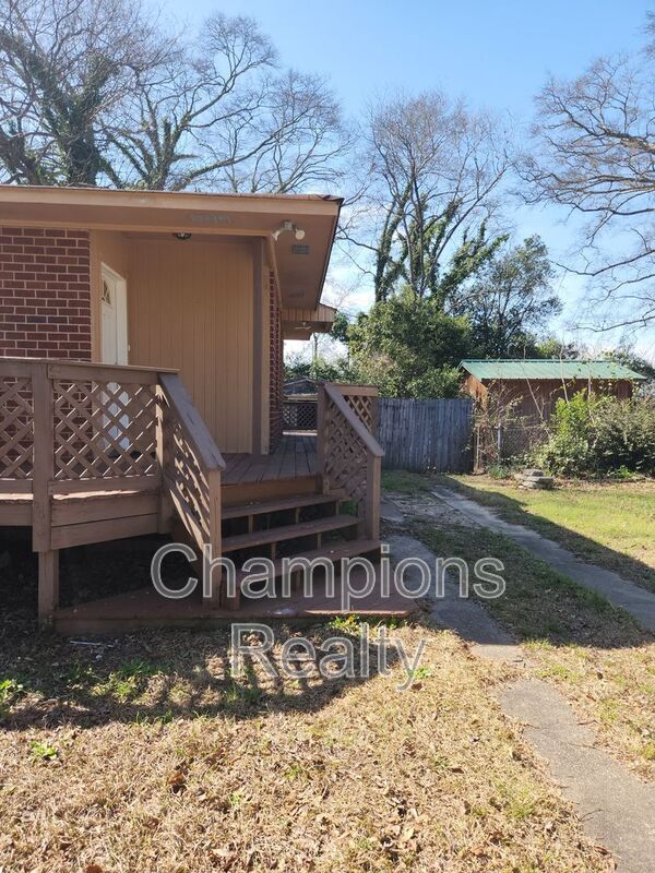 Building Photo - 5415 Eugenia Ave