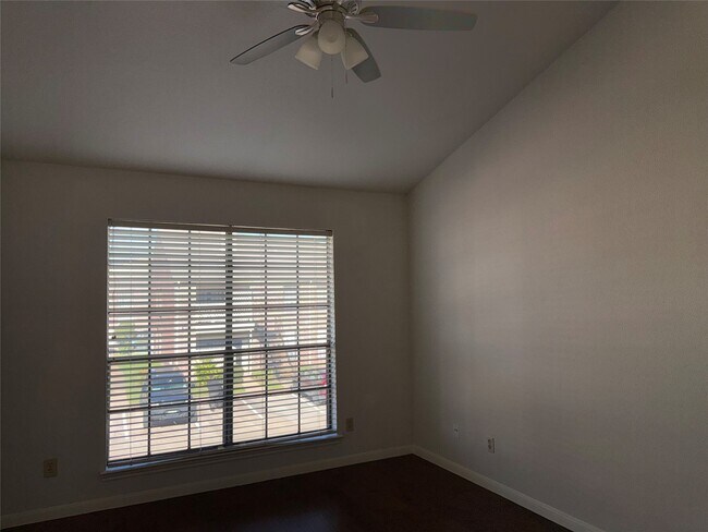 Building Photo - 2121 El Paseo St