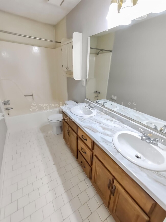 Building Photo - 5050 Top Cat Ct