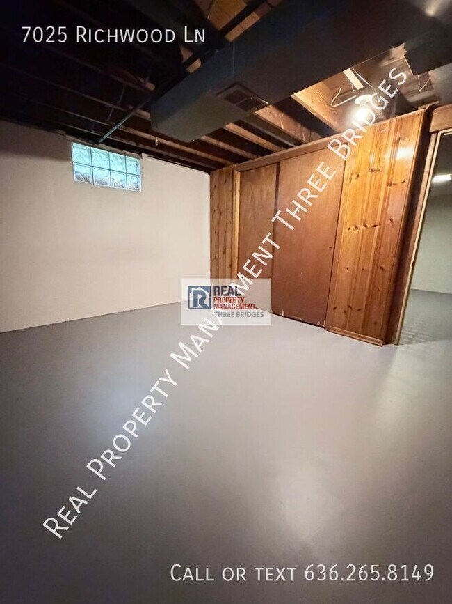 Building Photo - 7025 Richwood Ln