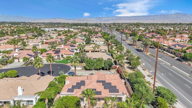 Building Photo - 35 Calle La Reina