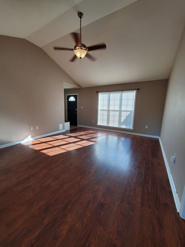 Building Photo - Charming 3-Bedroom Home in Valdosta, GA - Perfect for You and Your Furry Friends!