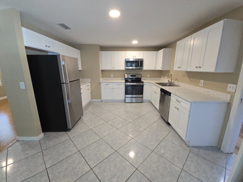 Building Photo - 906 Johns St