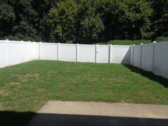 Building Photo - 125 Winthrope Ln