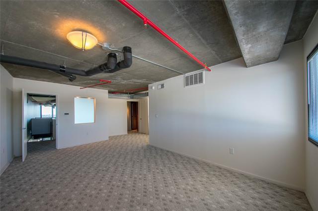 Building Photo - 3110 Thomas Ave