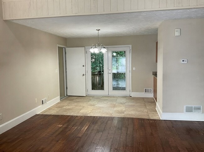 Building Photo - 1603 Kings Ridge Dr NW