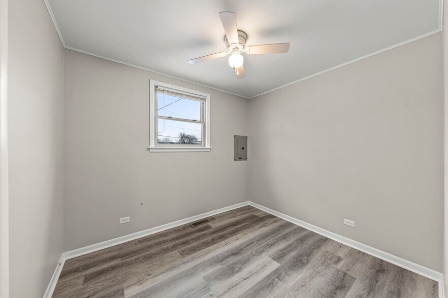 Building Photo - 5441 Benton Ave