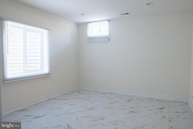 Building Photo - 21 Old Bonifant Rd