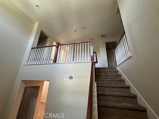 Building Photo - 16034 Skyridge Dr