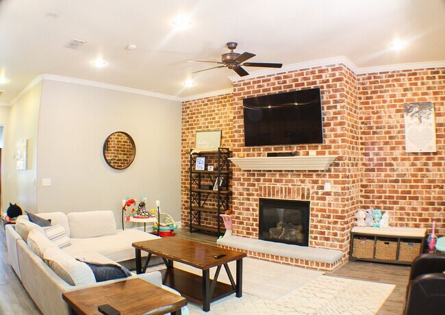 Building Photo - Charming 3-Bedroom, 2-Bath Home in Starkvi...