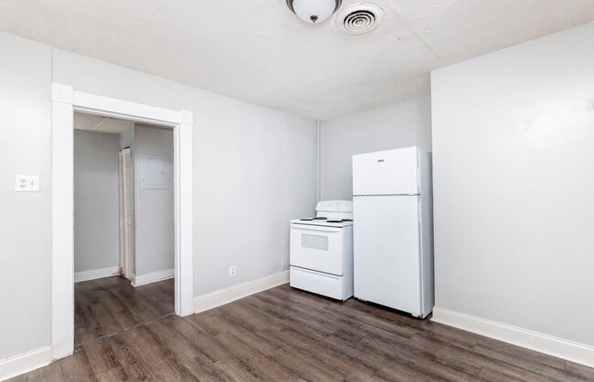 Building Photo - 917 Watt St