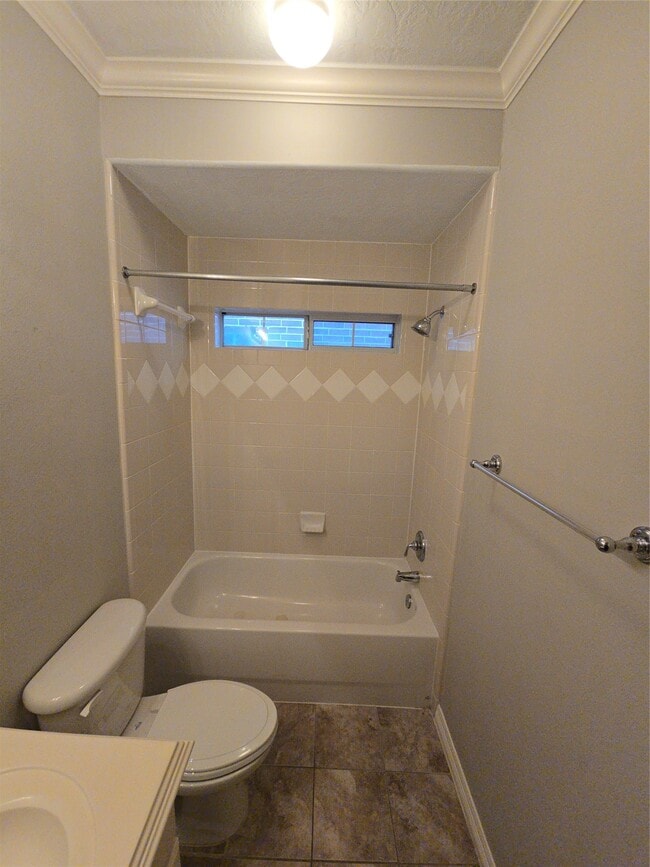 Building Photo - 1515 Olive Park