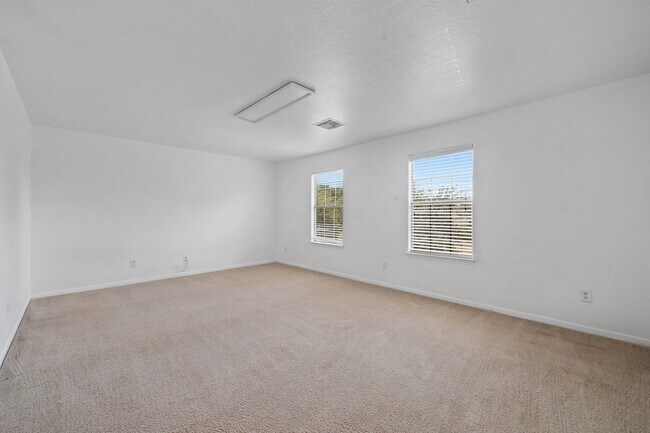 Building Photo - 4614 Pin Oak Creek Ln