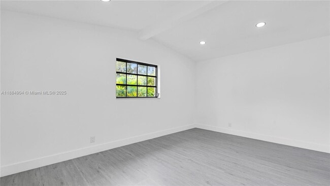 Building Photo - 2413 Gulfstream Ln