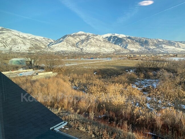 Building Photo - 1088 N 1840 W