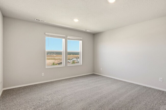 Building Photo - Beautiful Liberty Lake DR Horton Home!
