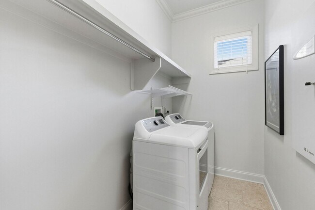 Building Photo - 1306 Jewell Ave