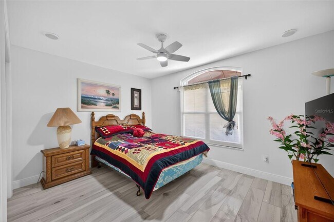 Building Photo - 411 Del Mar Dr