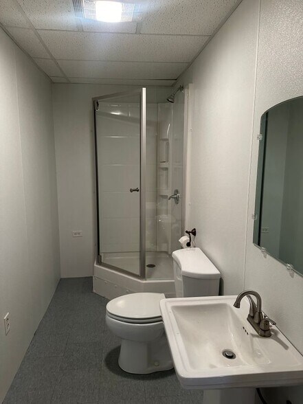 Building Photo - 2156 Hollow Rd