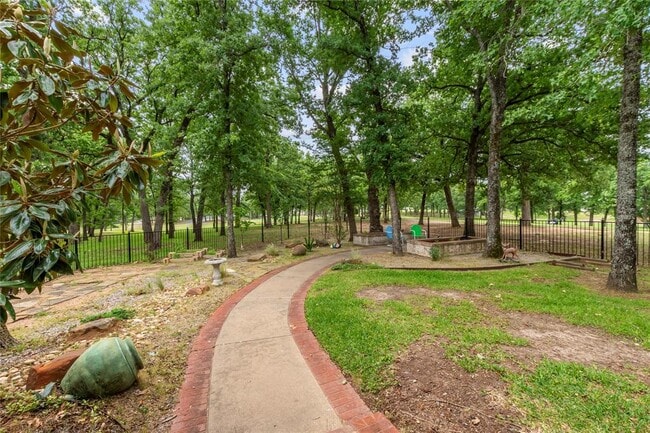 Building Photo - 125 Bay Tree Trail