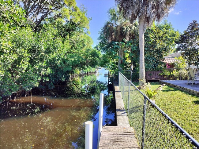 Building Photo - 77 Cardinal Dr