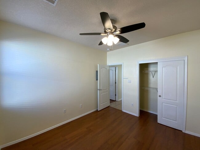 Building Photo - 4 Bedroom Single Story Home Available Near...