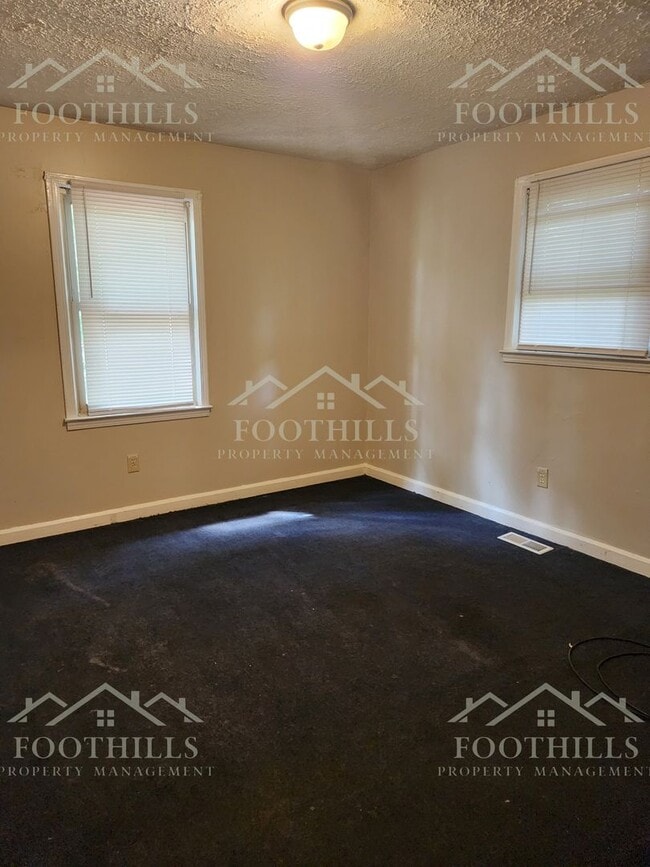 Building Photo - Charming 3-Bedroom Brick Home in Anderson,...