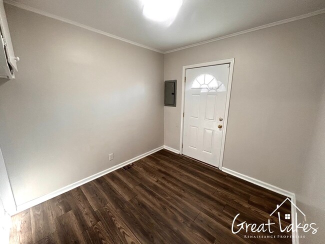 Building Photo - $200 OFF FIRST MONTH'S RENT - Charming 2 b...