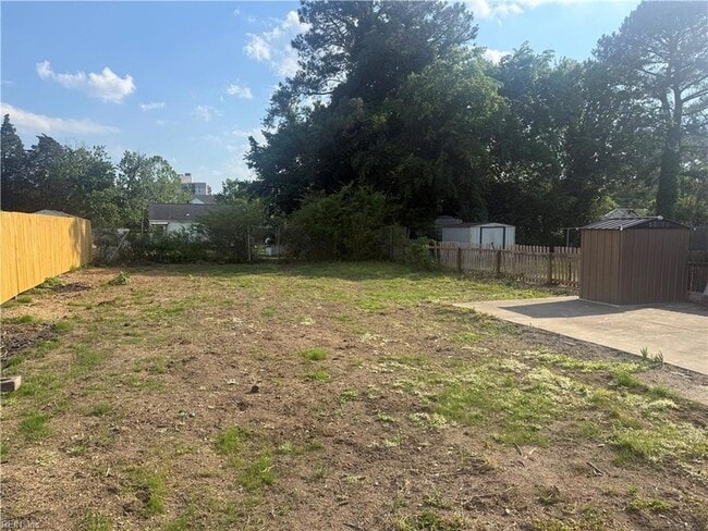Building Photo - 739 Waukesha Ave